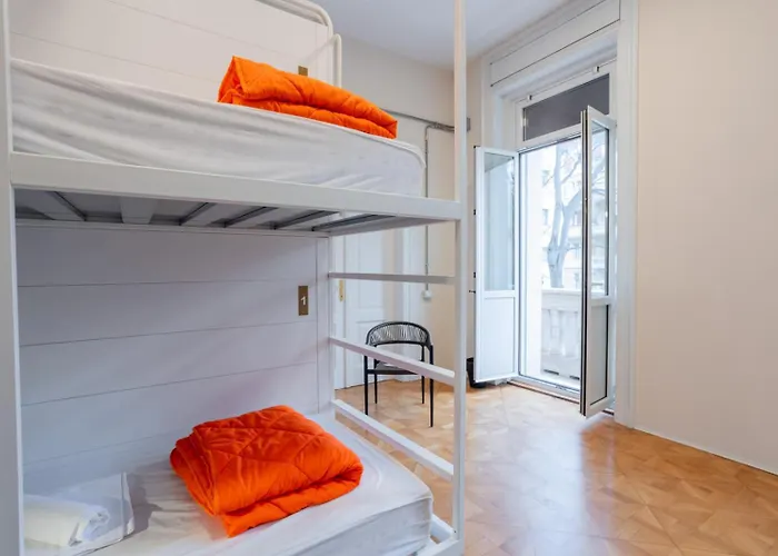 بيت شباب Casali